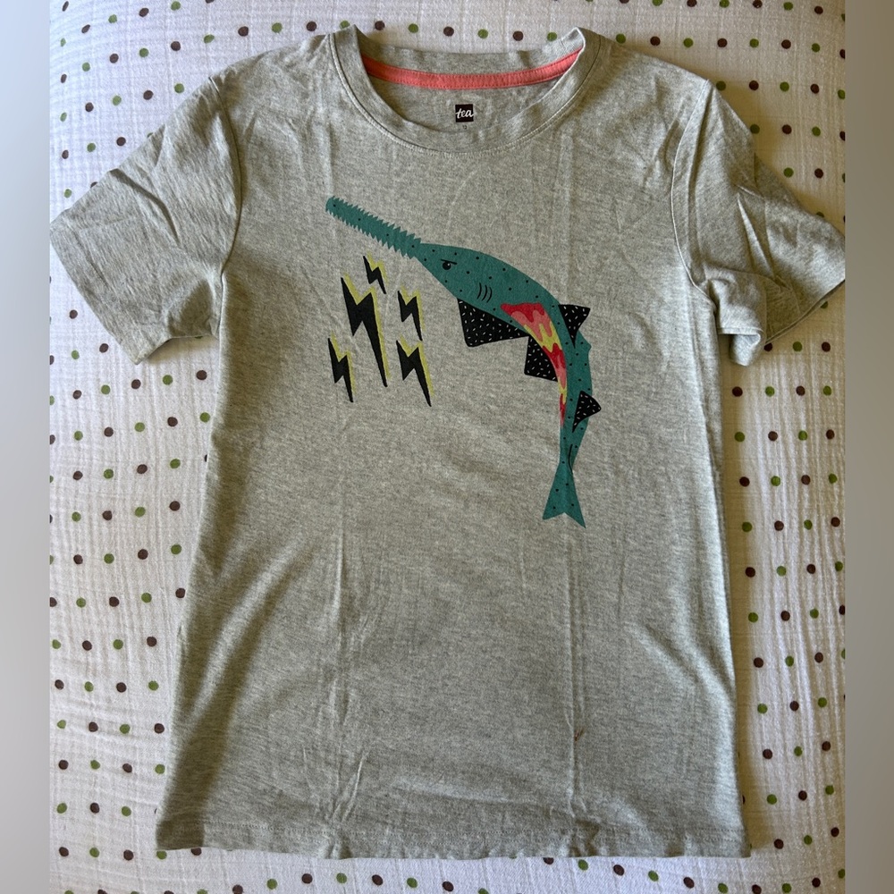 Tea Collection Gray Graphic Shark Tee with Teal and Coral Accents